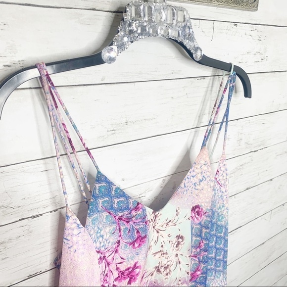 Urban Outfitters Skies are Blue Floral Strappy Tank Blouse Size Small - Picture 3 of 7